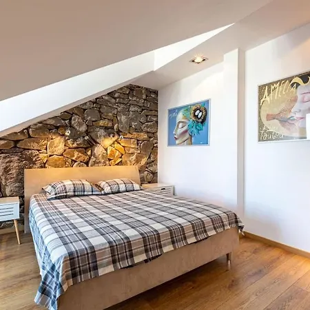 Urbannest Szafarnia 7-71